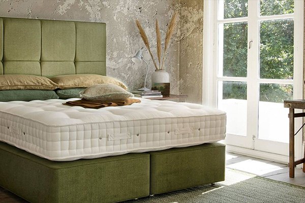 The Secret To Recreating An Incredible Hotel Bed At Home