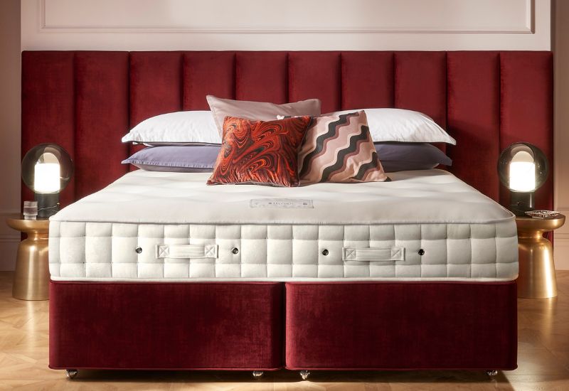 The Luxury No Turn No 8 Mattress offers a softer feel in comfort and body-responsive support, ideal for those who enjoy a more cushioned sleep surface. With eco-conscious materials and no-turn convenience, its comfort is made effortlessly sustainable. Pairing with a Pocket Sprung Divan Base offers advanced comfort, support and longevity.