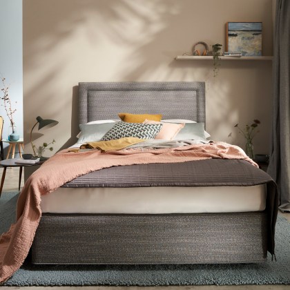 Vispring Baronet Superb Mattress with Plymouth Divan Base Vispring Baronet Superb Mattress with Plymouth Divan Base