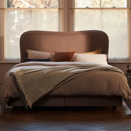Vispring Devonshire Mattress with Plymouth Divan Base Vispring Devonshire Mattress with Plymouth Divan Base