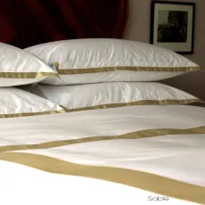 Windsor Sable Bed Closeup