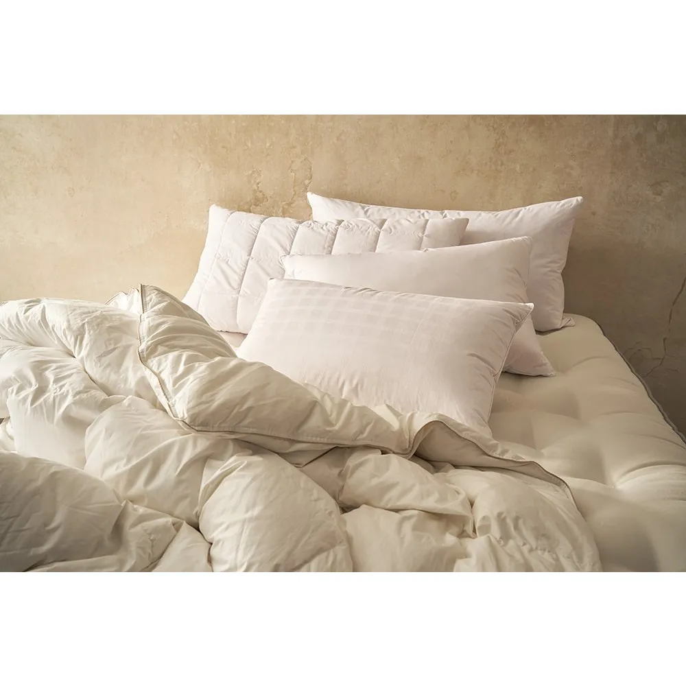 Vispring Hungarian Goose Down Surround Luxury Pillow Vispring Hungarian Goose Down Surround Luxury Pillow