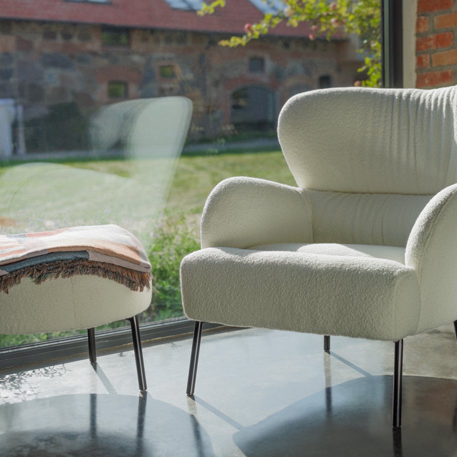 Sits Ross interior Willow white armchair  and footstool