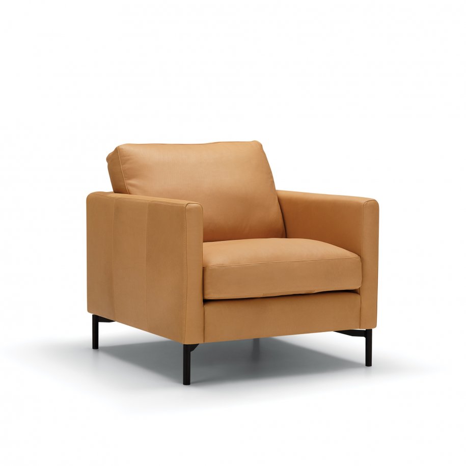 Sits Impulse armchair Aniline Latte angled