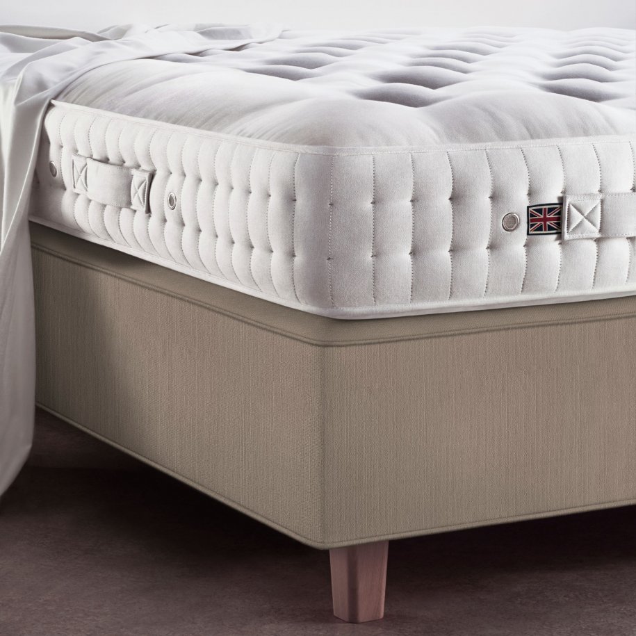 Vispring Baronet Superb Mattress on neutral De Luxe Divan Base