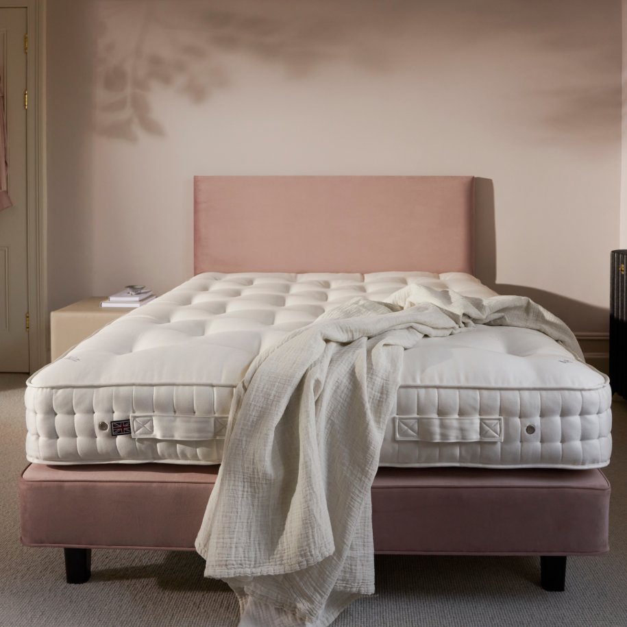 Vispring Elite Shallow Divan Bed with Muses Headboard in pink, Plush-Heather fabric