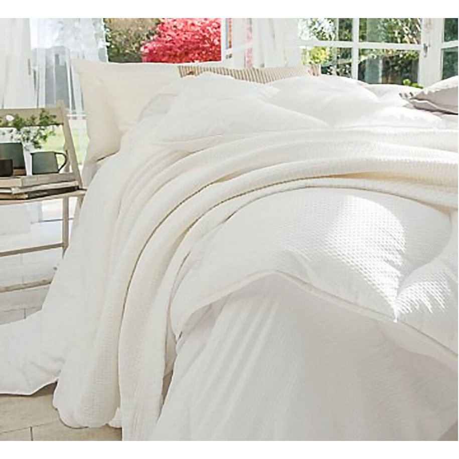 Breathe Duvet by The Fine Bedding Company (Tog: Four Seasons)