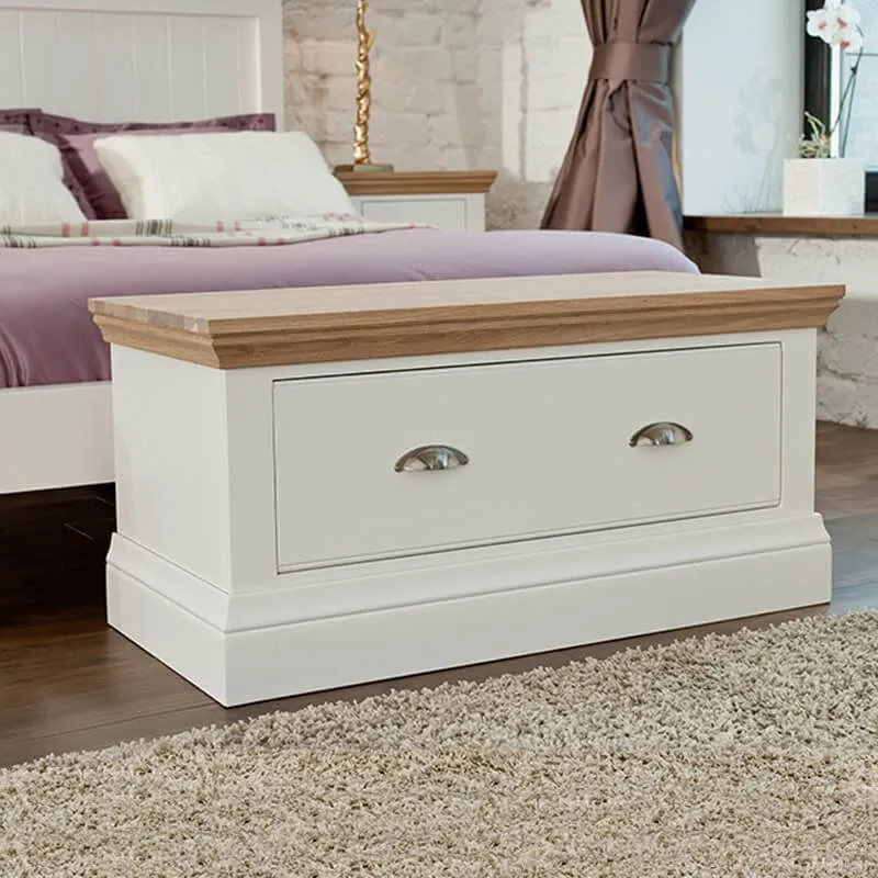 Hambledon Blanket Chest in Bedroom