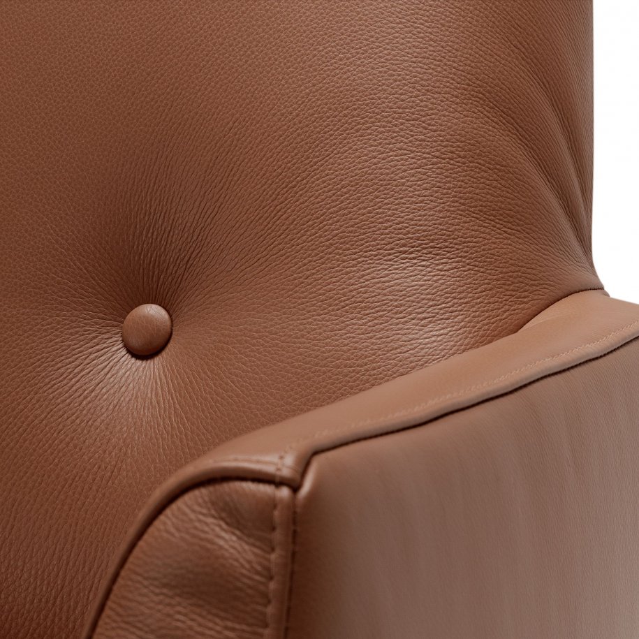 Sits Play Pop Touch 8 Cognac Close up of button detailing